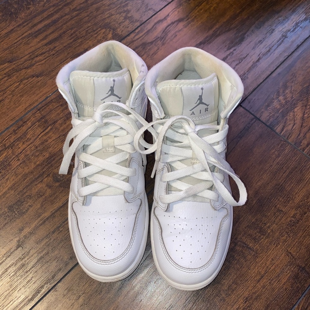 Air Jordan 1 retro mids SOLD